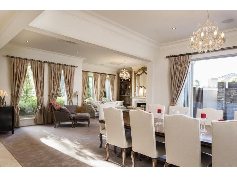 31 Elwood Drive, Strathdale VIC 3550