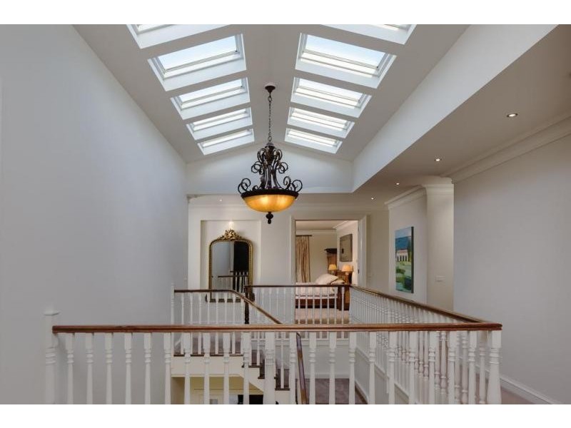 31 Elwood Drive, Strathdale VIC 3550