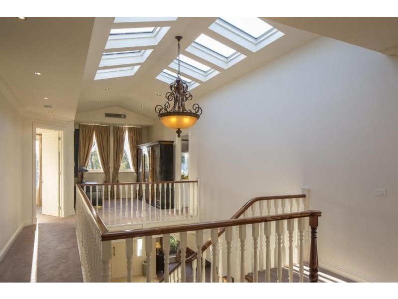 31 Elwood Drive, Strathdale VIC 3550