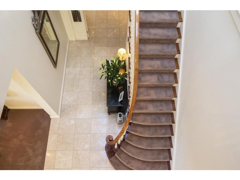 31 Elwood Drive, Strathdale VIC 3550