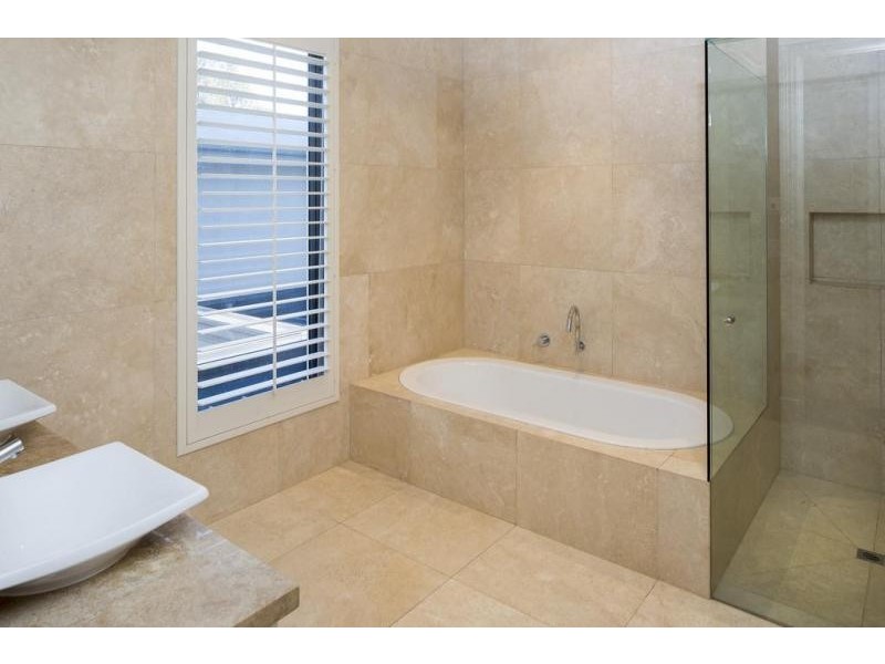 31 Elwood Drive, Strathdale VIC 3550