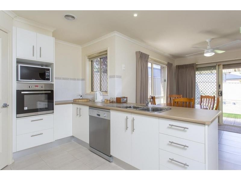 6 Rosewood Mews, Golden Square VIC 3555