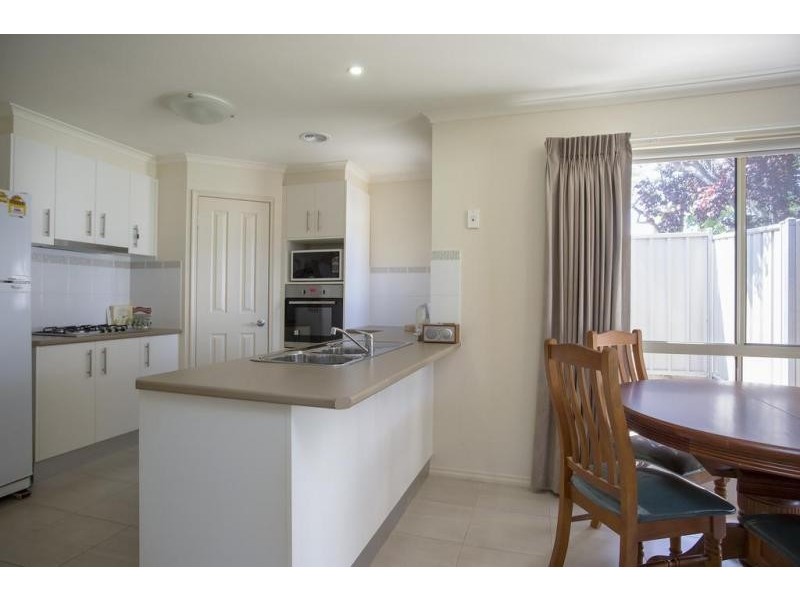6 Rosewood Mews, Golden Square VIC 3555