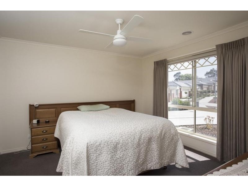 6 Rosewood Mews, Golden Square VIC 3555