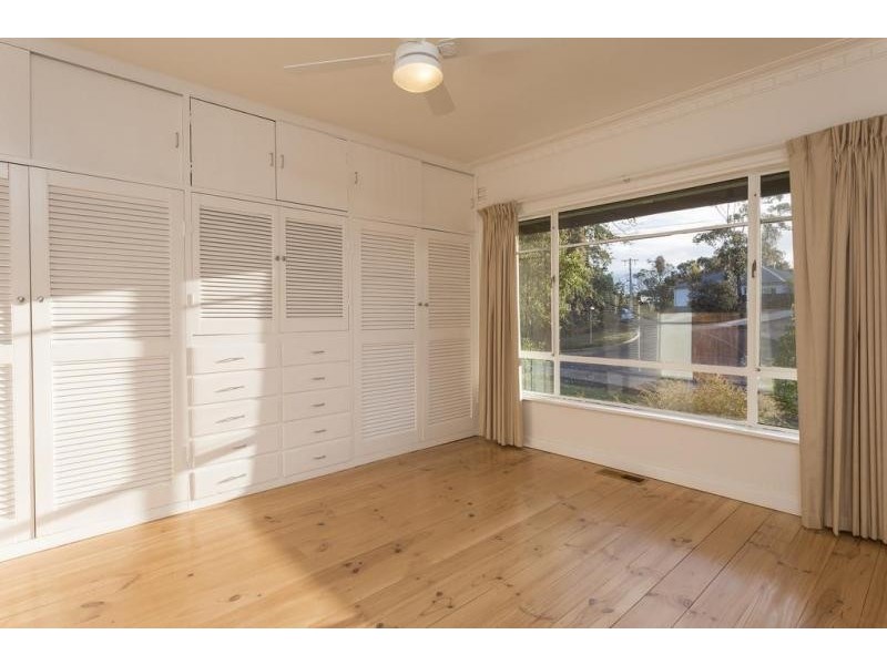 11 Wirth Street, Flora Hill VIC 3550