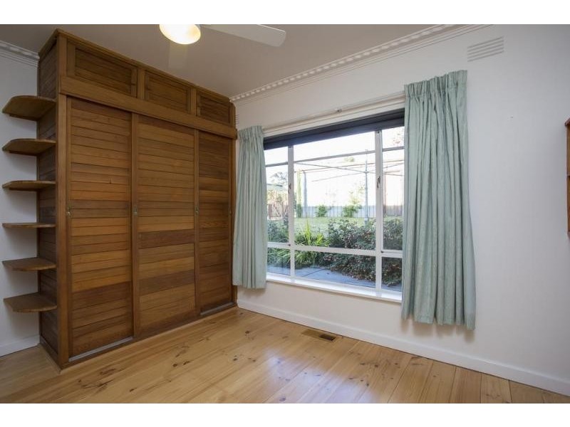 11 Wirth Street, Flora Hill VIC 3550