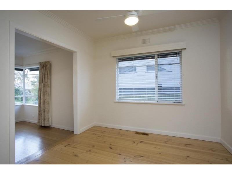 11 Wirth Street, Flora Hill VIC 3550