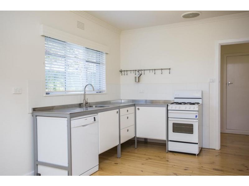 11 Wirth Street, Flora Hill VIC 3550