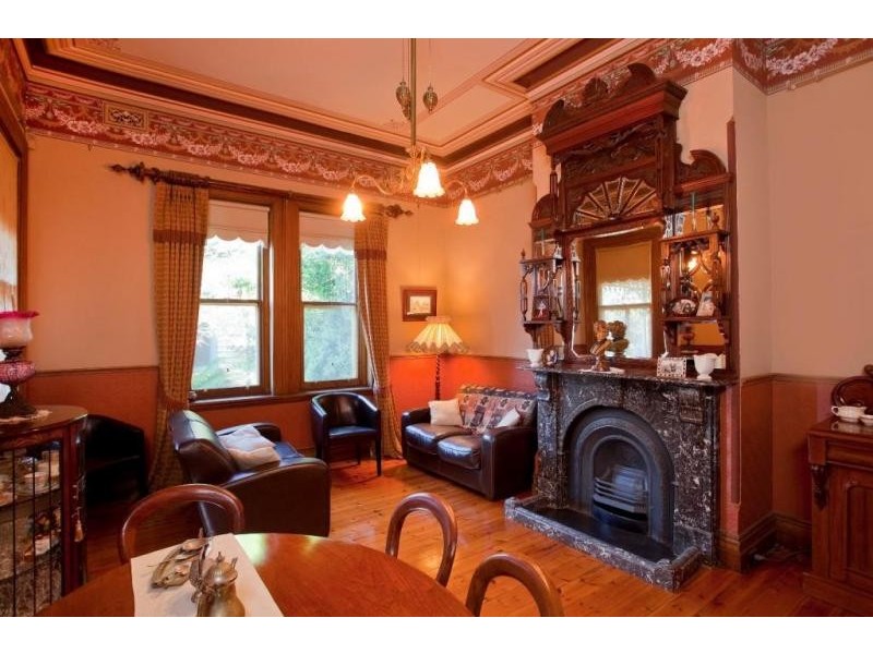 6 Brougham Street, Quarry Hill VIC 3550