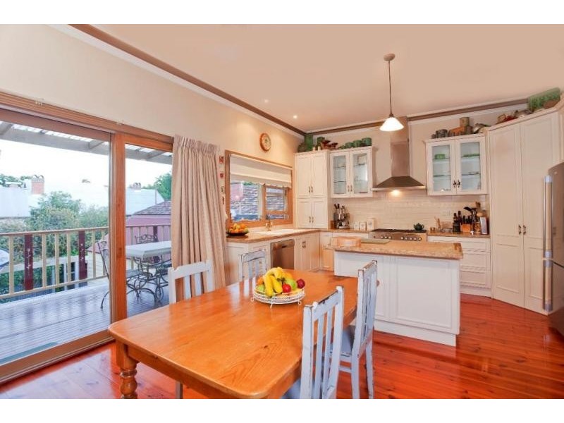 6 Brougham Street, Quarry Hill VIC 3550