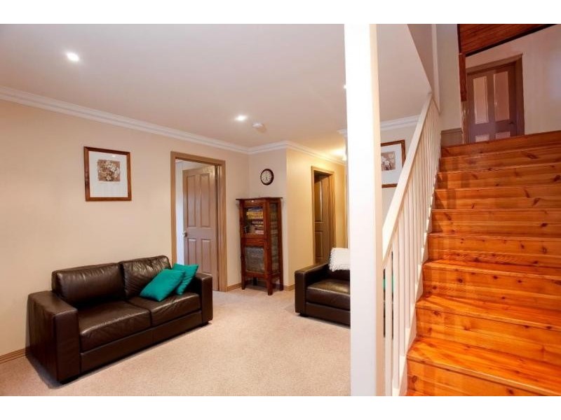 6 Brougham Street, Quarry Hill VIC 3550