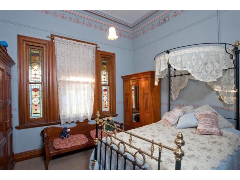 6 Brougham Street, Quarry Hill VIC 3550