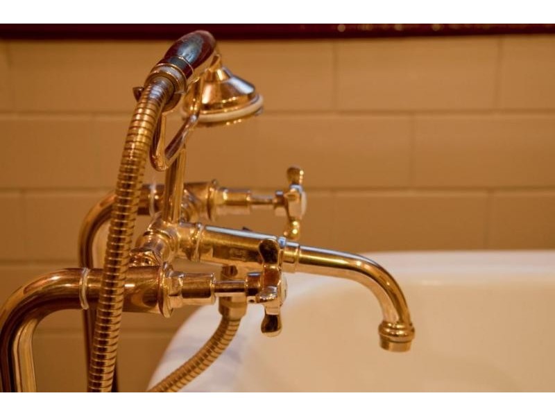 6 Brougham Street, Quarry Hill VIC 3550