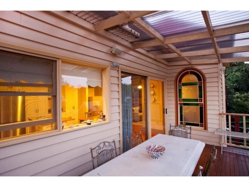 6 Brougham Street, Quarry Hill VIC 3550