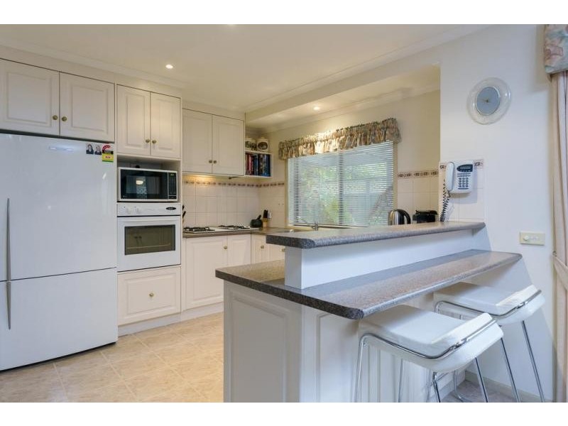 4 Brooke Court, Strathdale VIC 3550