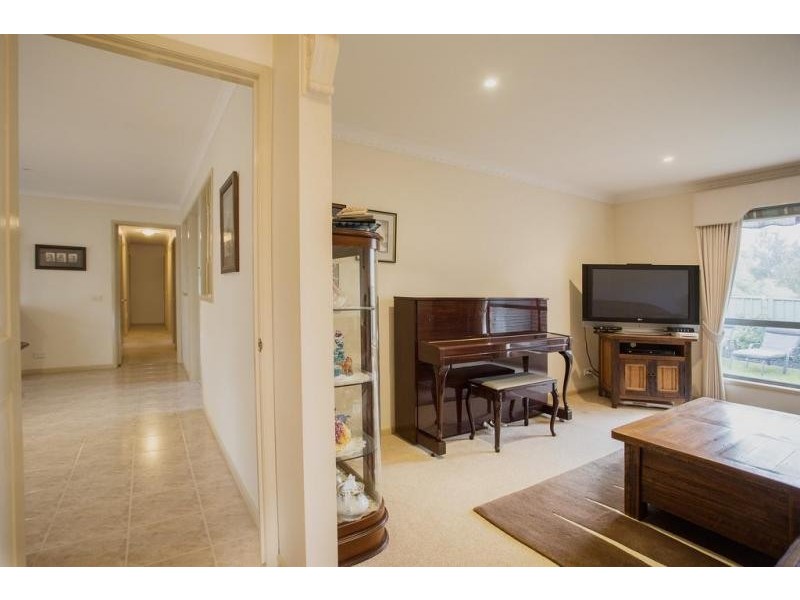 4 Brooke Court, Strathdale VIC 3550