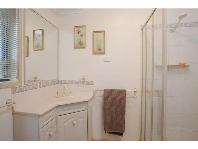 4 Brooke Court, Strathdale VIC 3550