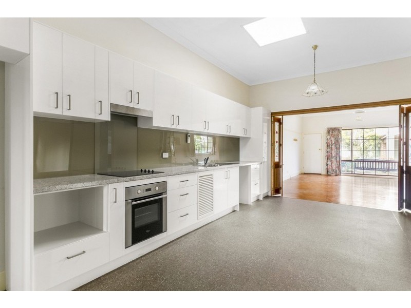 12 Townsend Street, Flora Hill VIC 3550