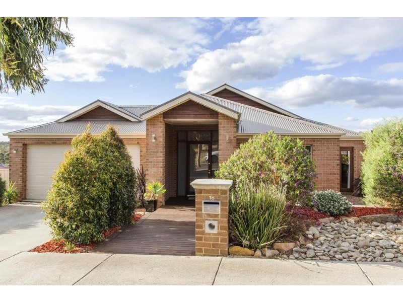 16 Irrabella Place, Kangaroo Flat VIC 3555
