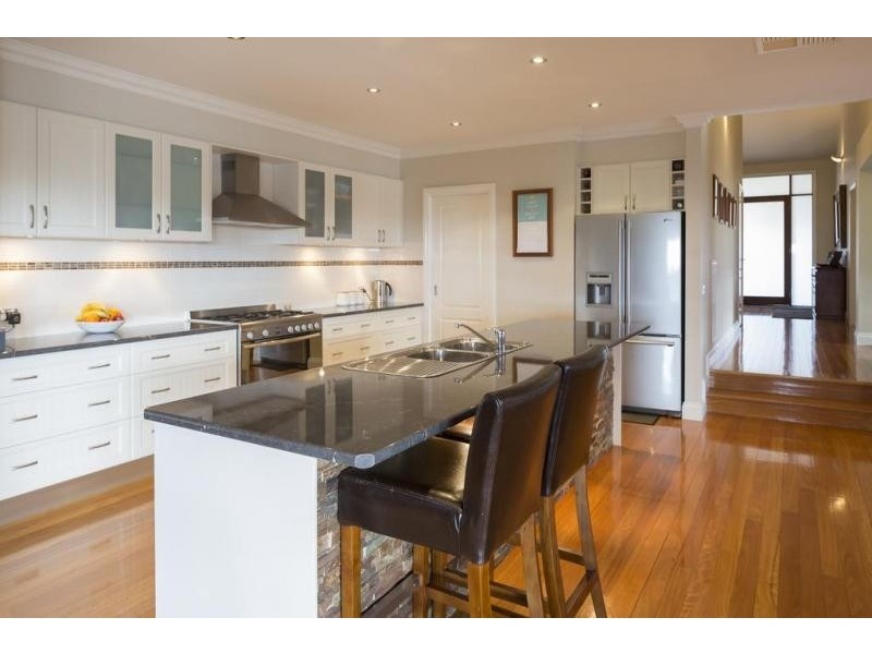 16 Irrabella Place, Kangaroo Flat VIC 3555