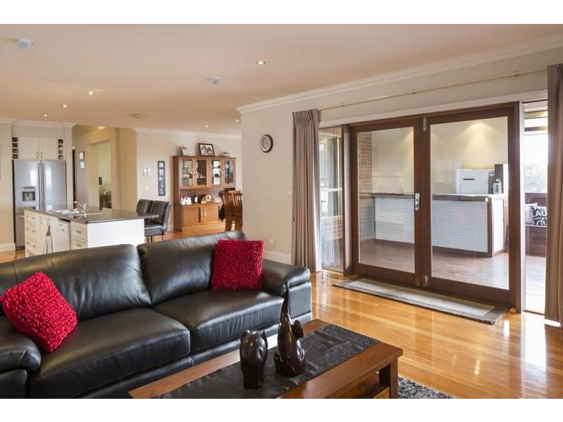 16 Irrabella Place, Kangaroo Flat VIC 3555