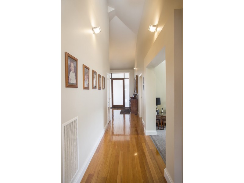 16 Irrabella Place, Kangaroo Flat VIC 3555