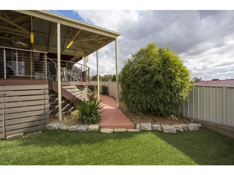 16 Irrabella Place, Kangaroo Flat VIC 3555
