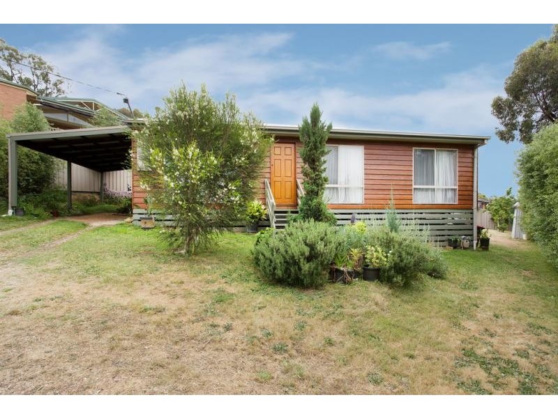 5 Lowe Street, Kangaroo Flat VIC 3555