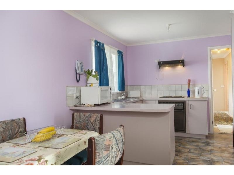 5 Lowe Street, Kangaroo Flat VIC 3555