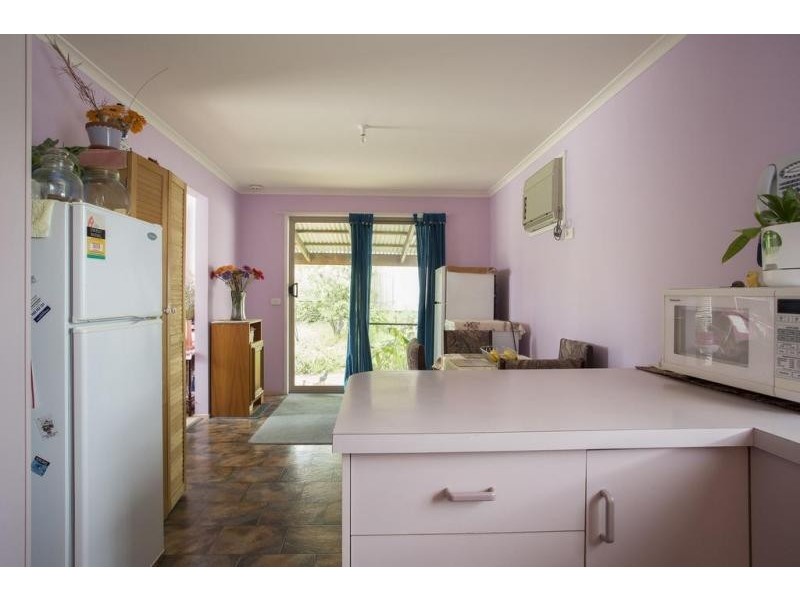 5 Lowe Street, Kangaroo Flat VIC 3555