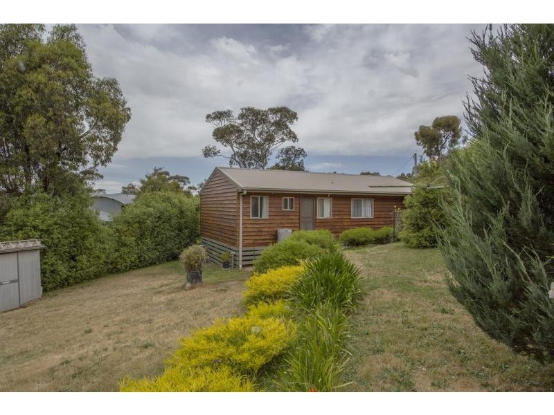 5 Lowe Street, Kangaroo Flat VIC 3555