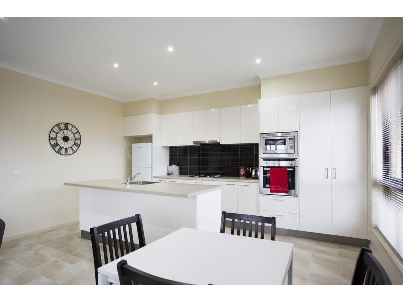 2/71 Allingham Street, Golden Square VIC 3555