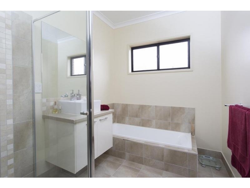 2/71 Allingham Street, Golden Square VIC 3555