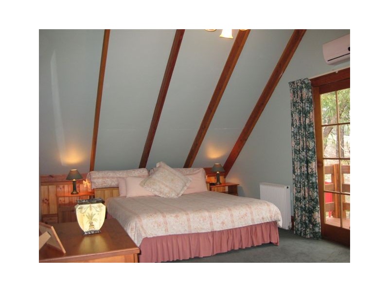 188 Mountain Creek Road, Moonambel VIC 3478