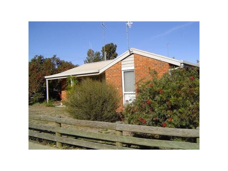 1/100 Edwards Road, Strathdale VIC 3550