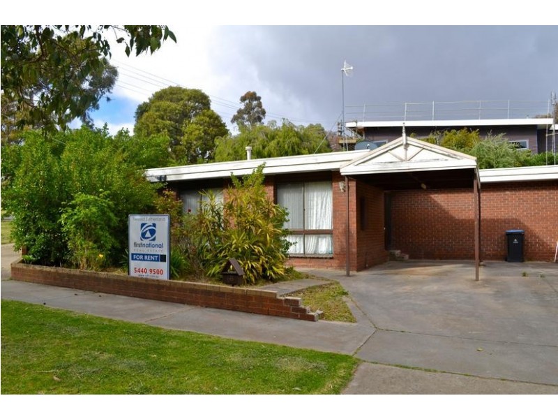 6B Howard Street, Quarry Hill VIC 3550