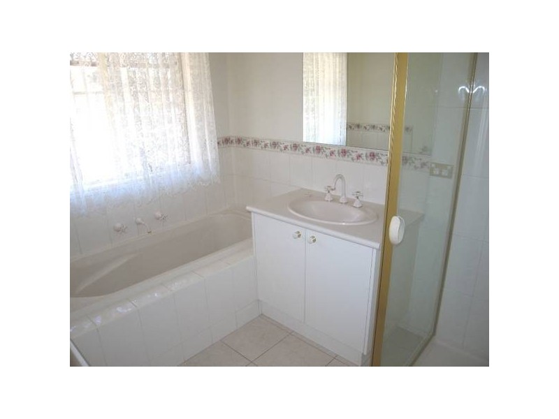 1 Bramley Place, Strathdale VIC 3550