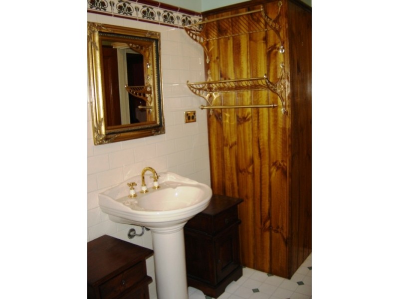 4 Carpenter Street, Quarry Hill VIC 3550