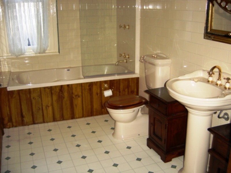 4 Carpenter Street, Quarry Hill VIC 3550