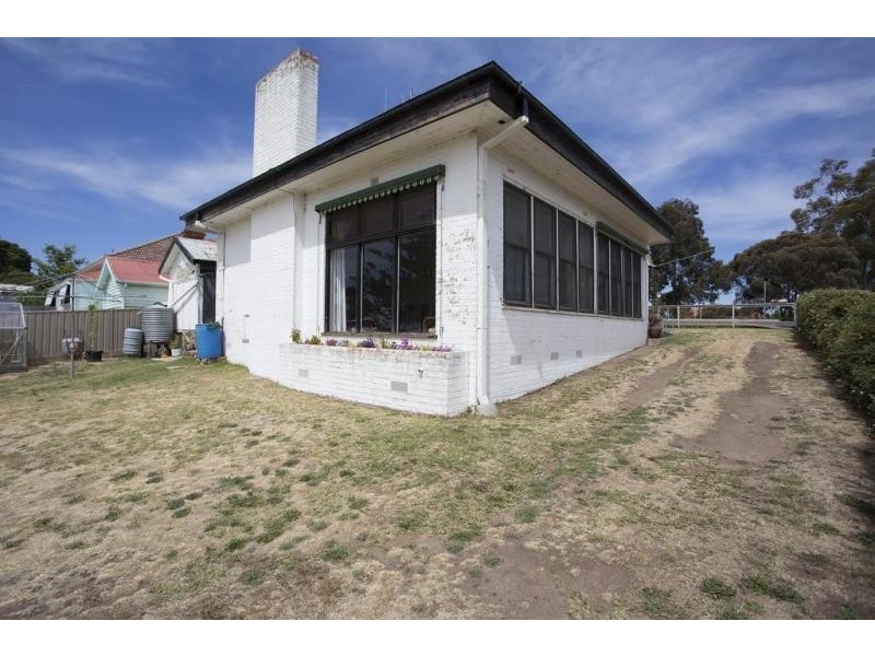 13 Peel Street, Quarry Hill VIC 3550
