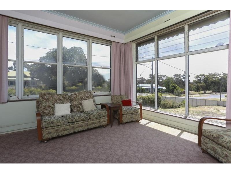 13 Peel Street, Quarry Hill VIC 3550