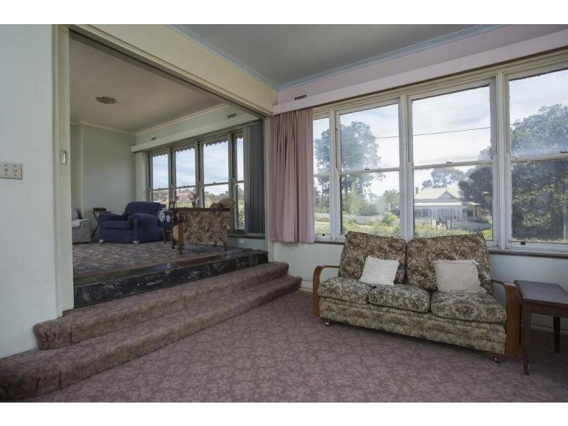 13 Peel Street, Quarry Hill VIC 3550