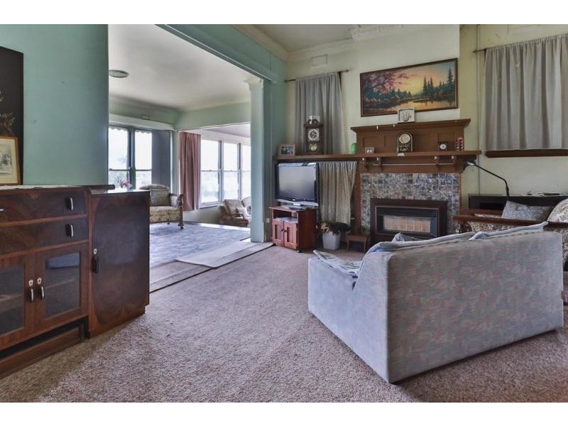 13 Peel Street, Quarry Hill VIC 3550