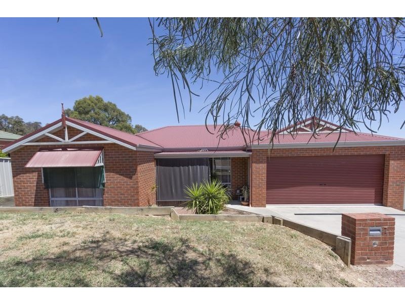 7 Hibiscus Court, Kangaroo Flat VIC 3555
