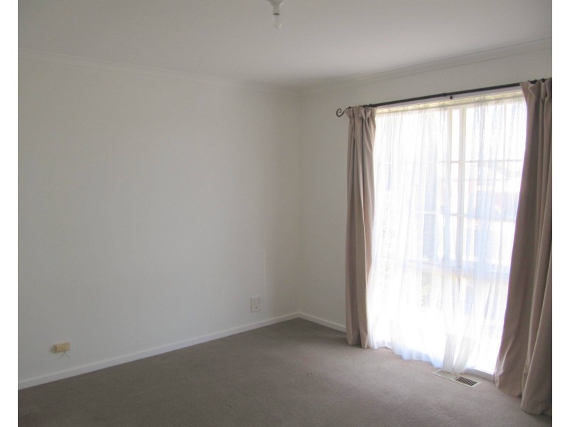 7 Pattison Drive, Kangaroo Flat VIC 3555