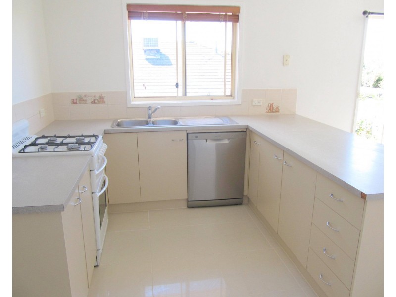 7 Pattison Drive, Kangaroo Flat VIC 3555