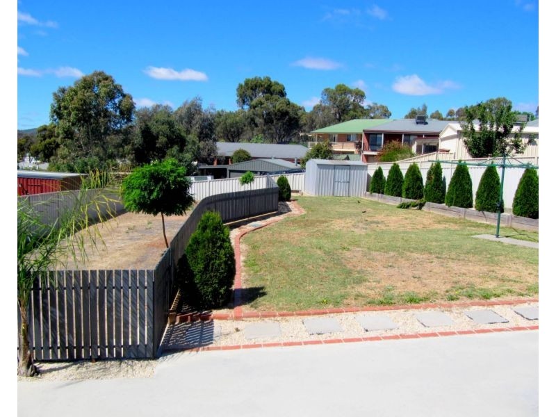 7 Pattison Drive, Kangaroo Flat VIC 3555