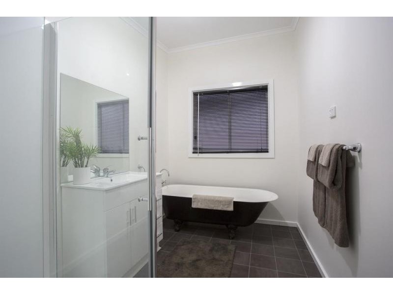 31 Booth Street, Golden Square VIC 3555