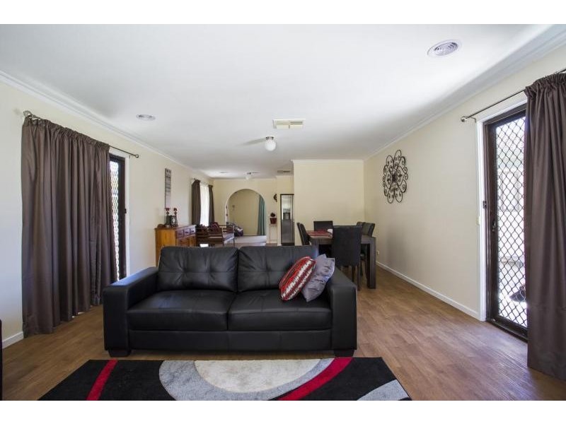 6 Averys Road, Eaglehawk VIC 3556