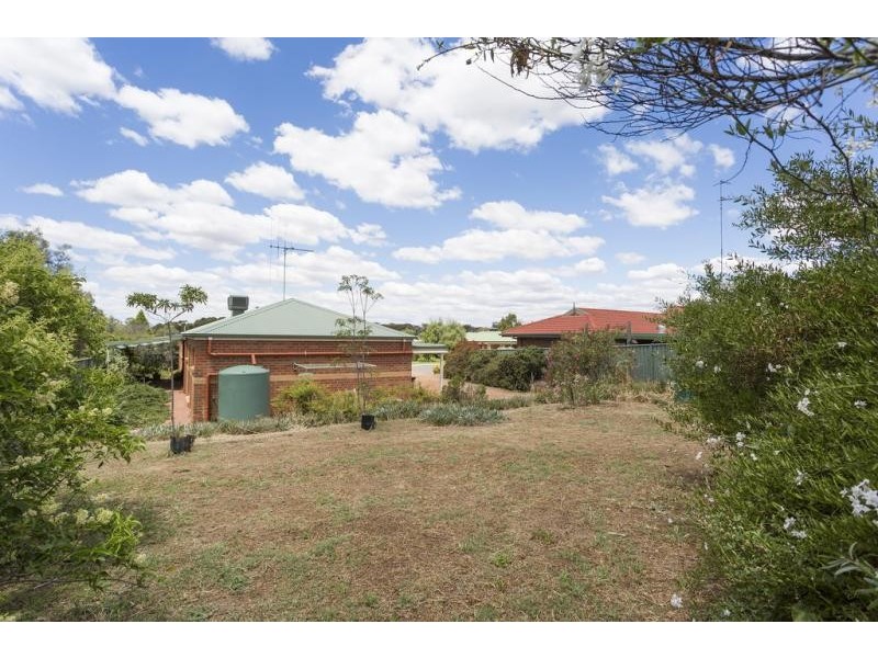 5 Joanna Court, Strathdale VIC 3550